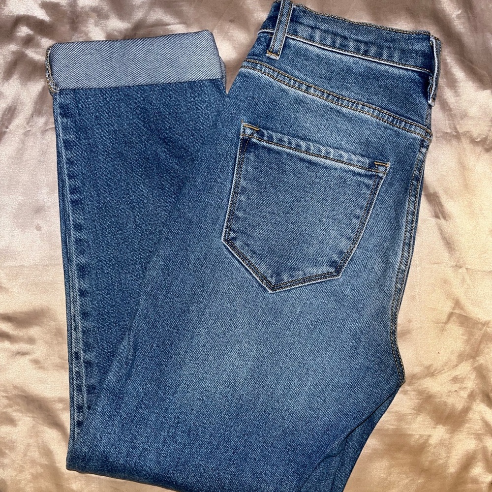 Cuffed ankle mom jeans!
